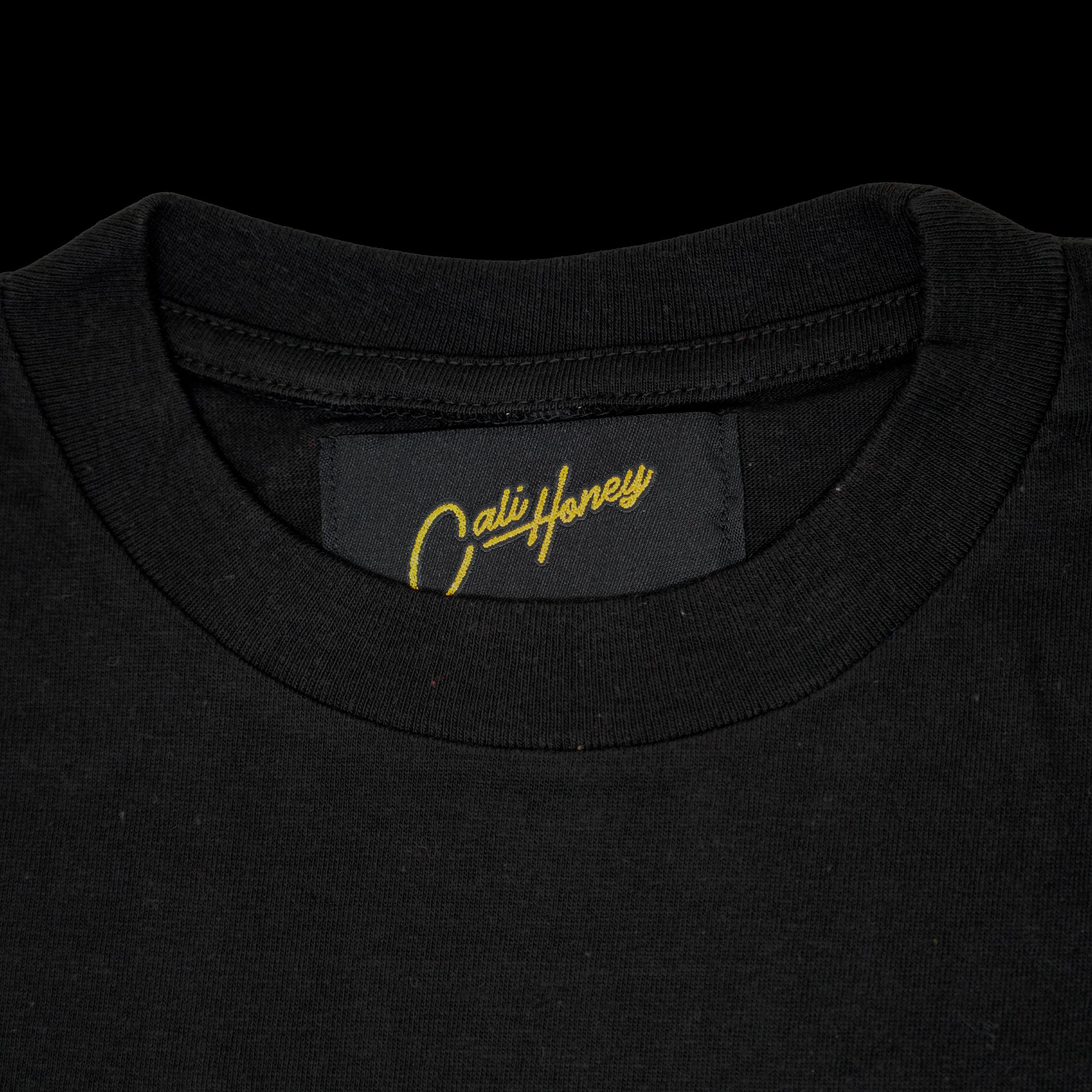 ESSENTIAL BLACK TEE