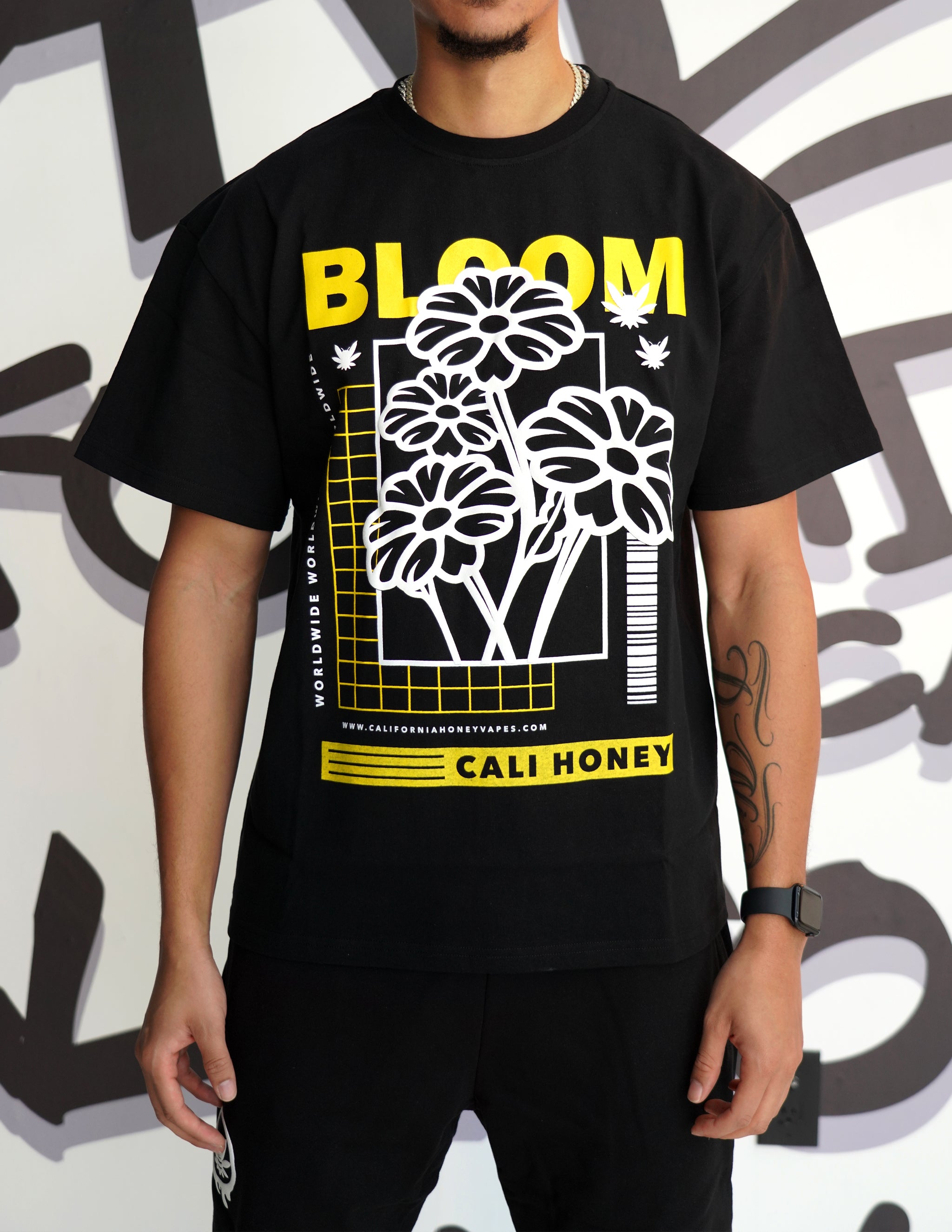 Bloom T-Shirt Black w Yellow