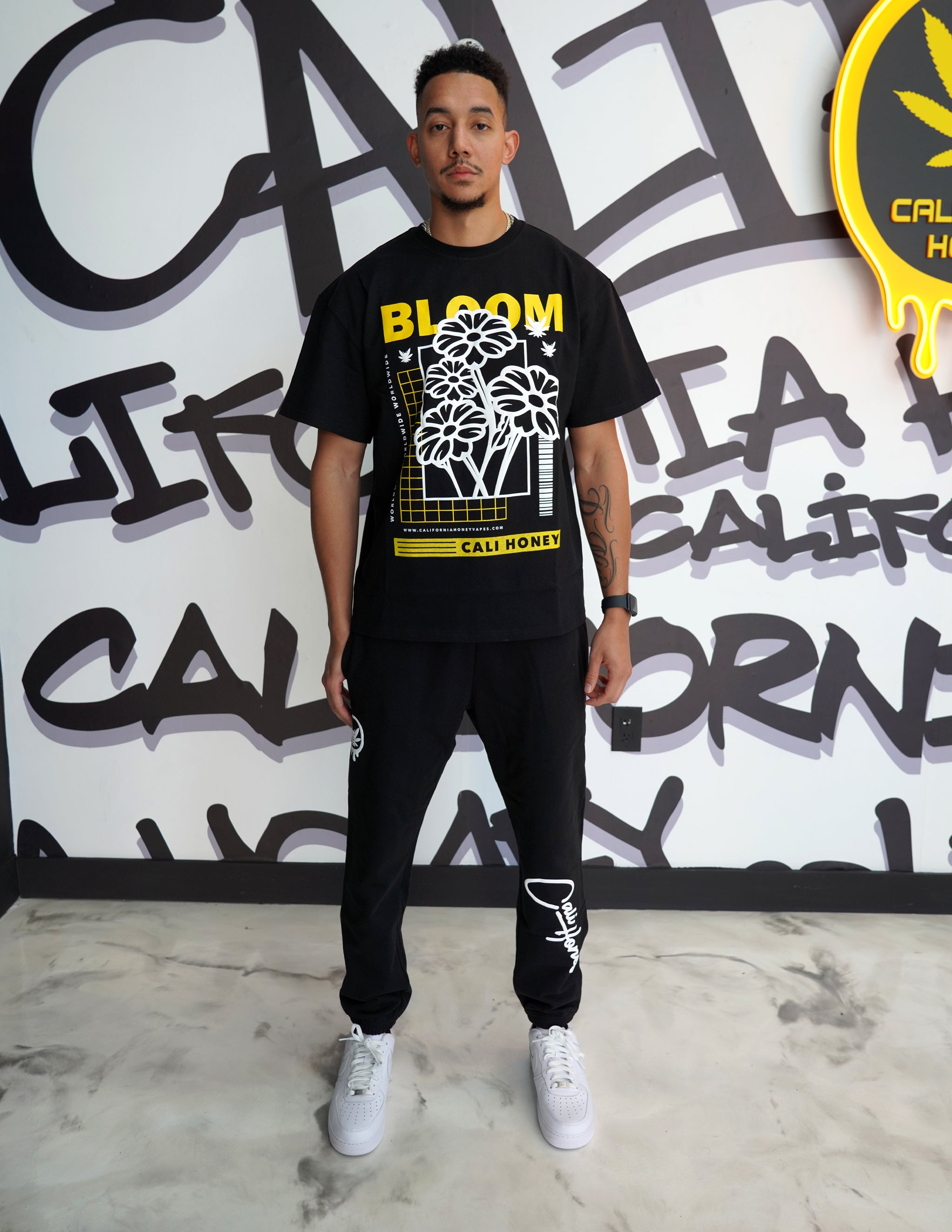 Bloom T-Shirt Black w Yellow