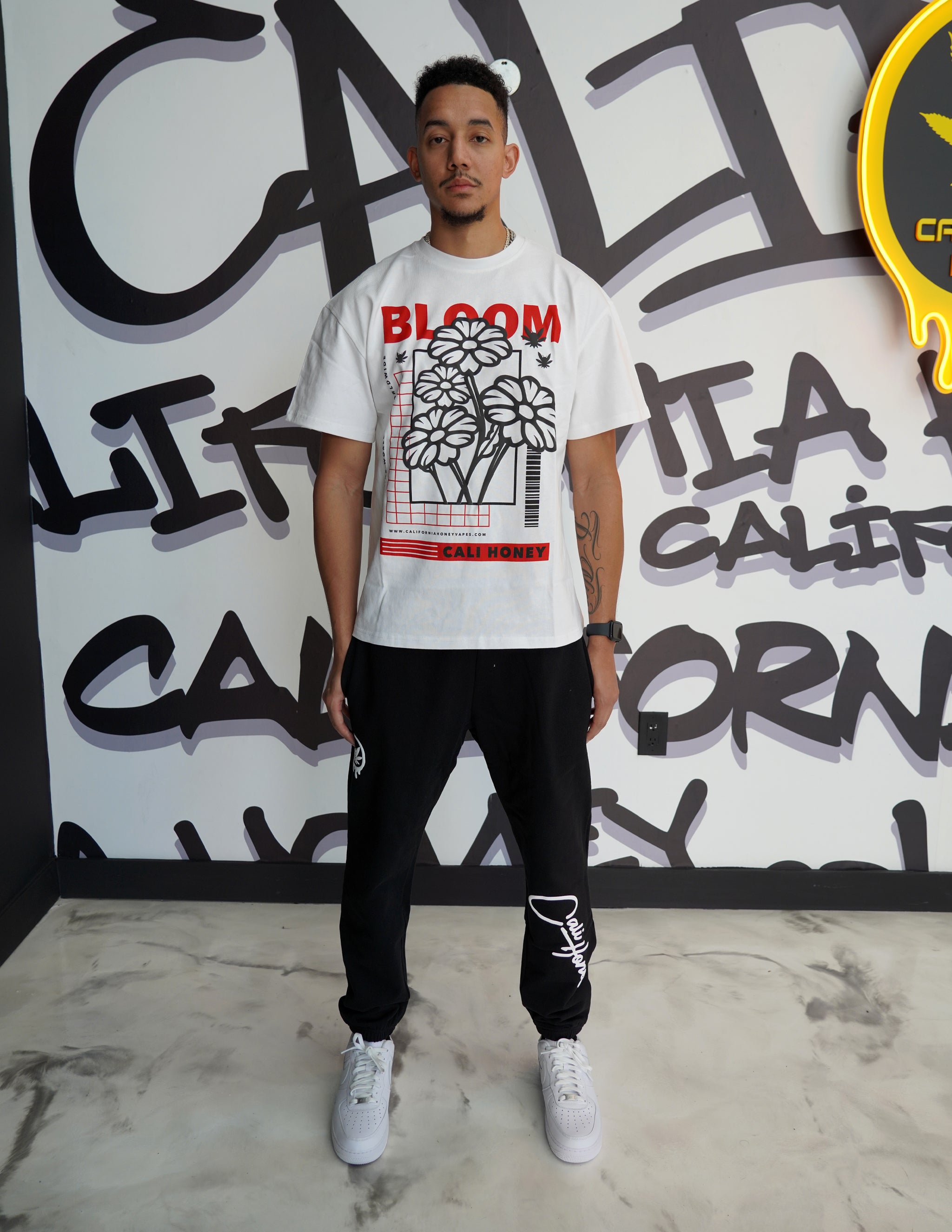 Bloom T-Shirt White w Red